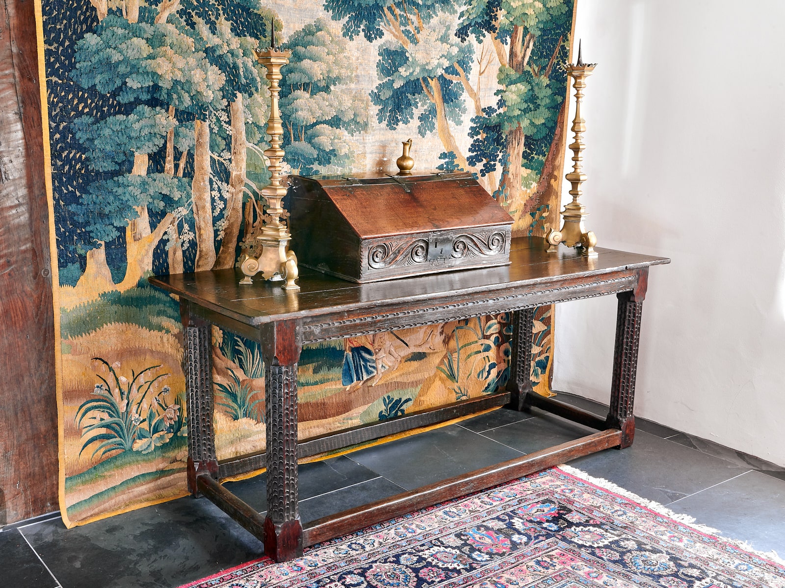 Elizabeth I oak Welsh table