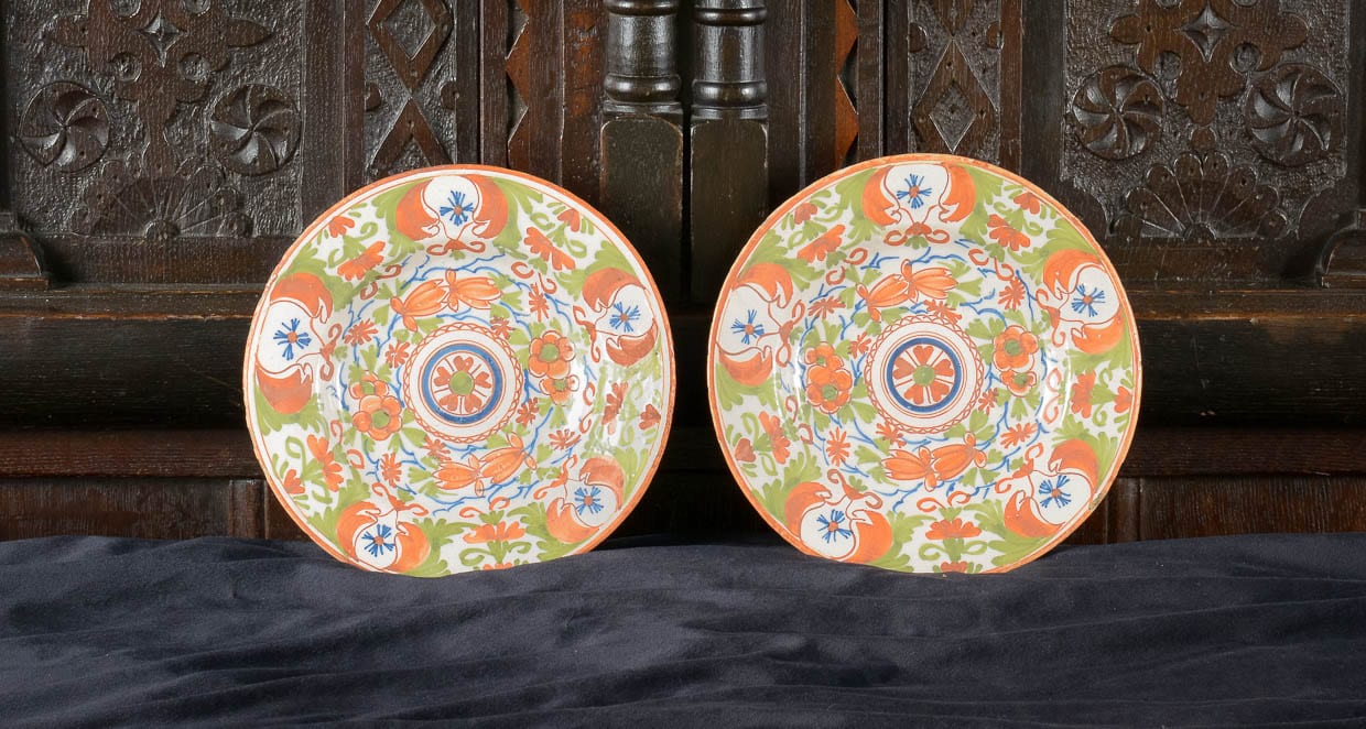 Pair of 18th century plates