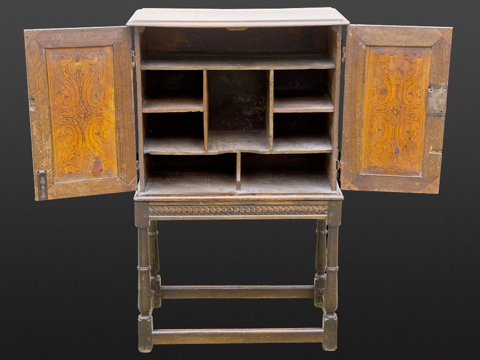 Elizabeth I  cabinet