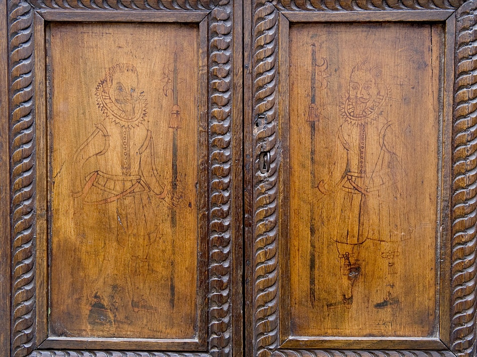 Elizabeth I  cabinet