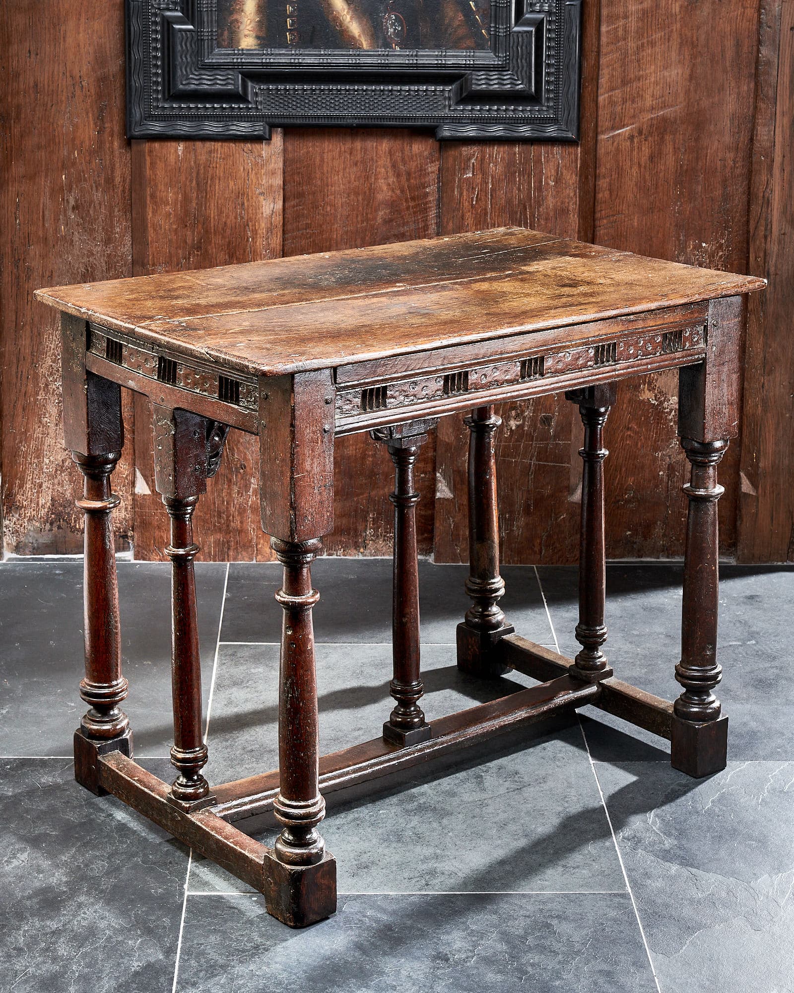 Elizabeth I oak centre table