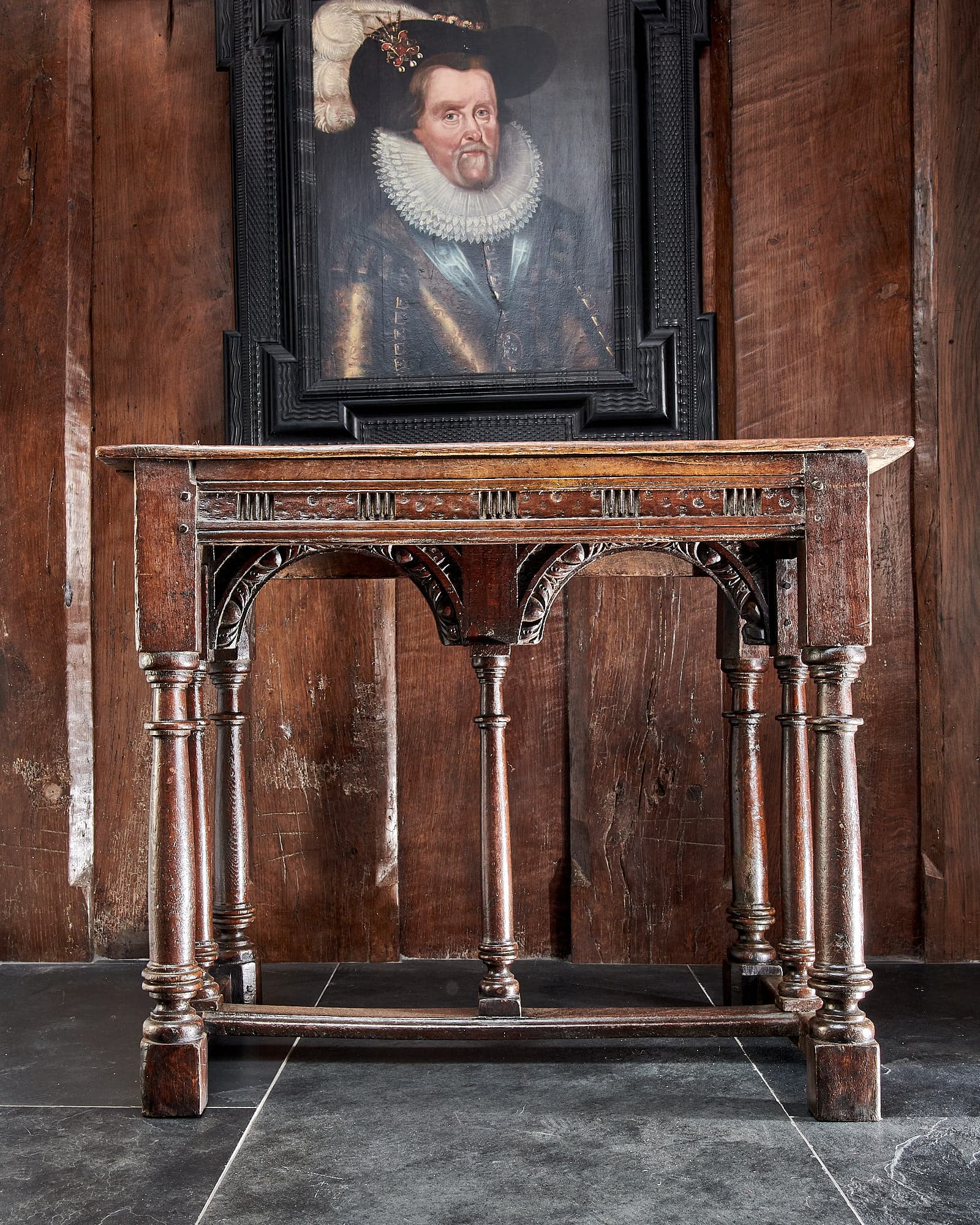 Elizabeth I oak centre table