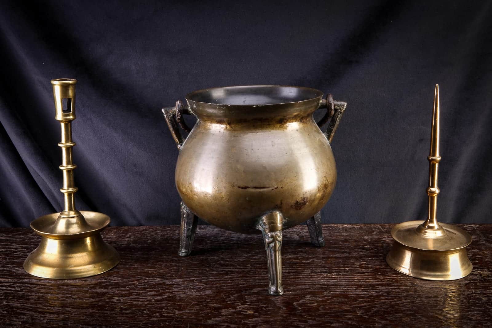 16th century pot belly cauldron