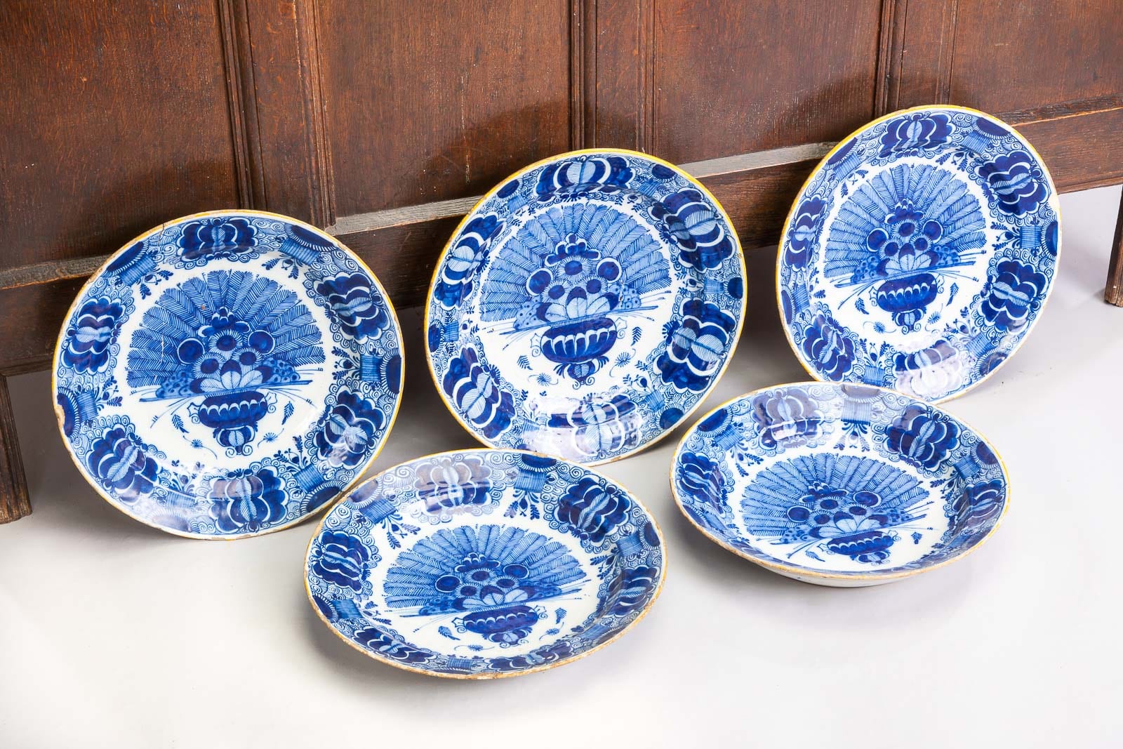 Set of Delft plates