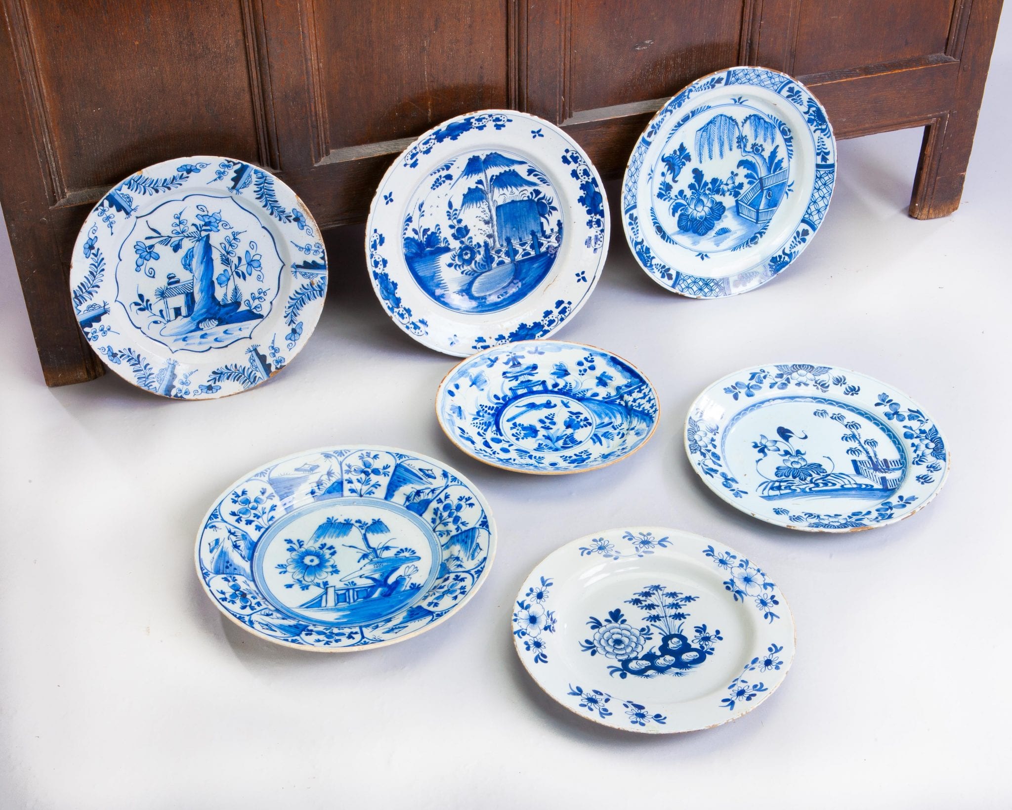Collection of early Delft plates