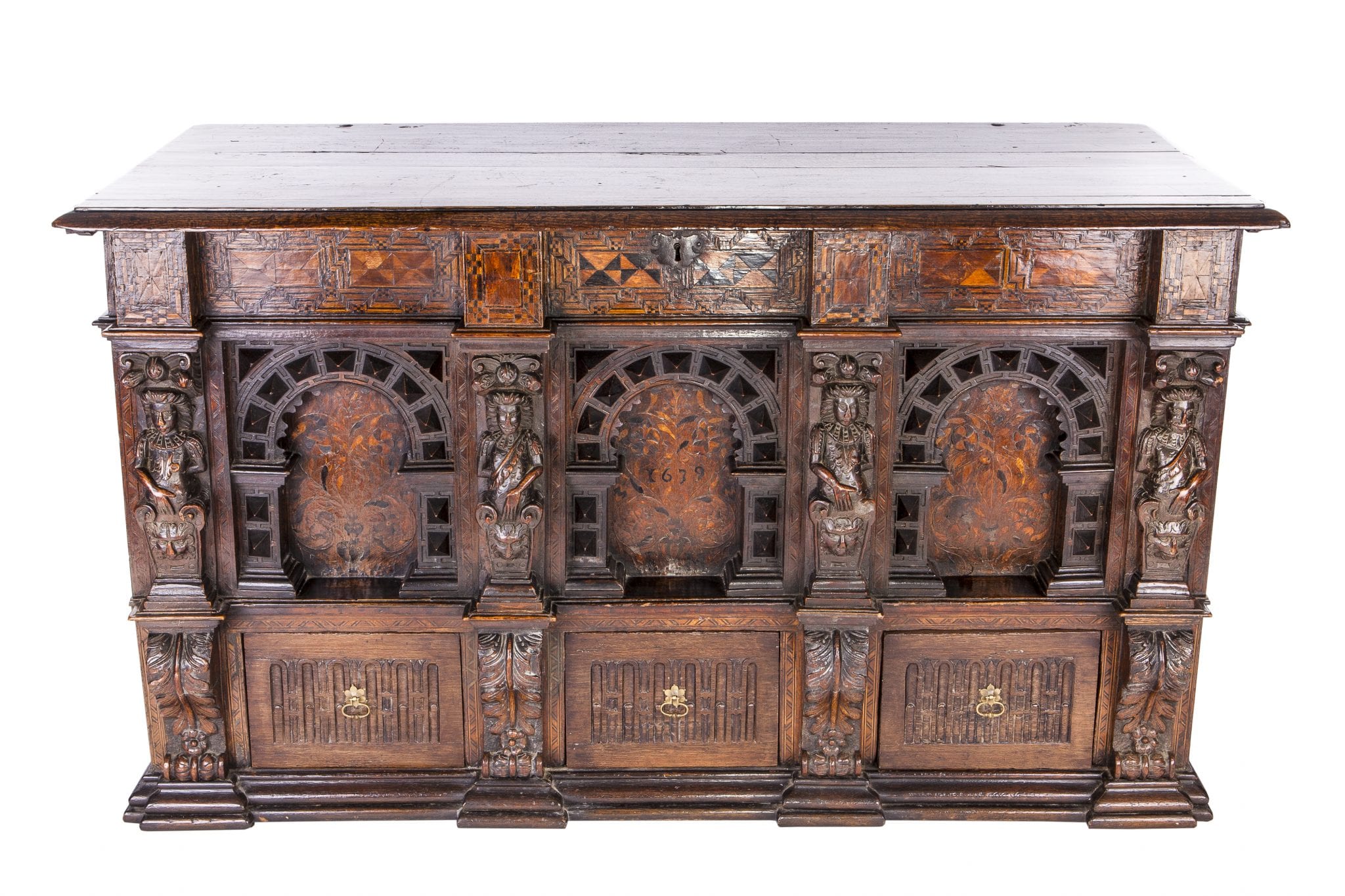 Elizabeth I oak inlaid chest