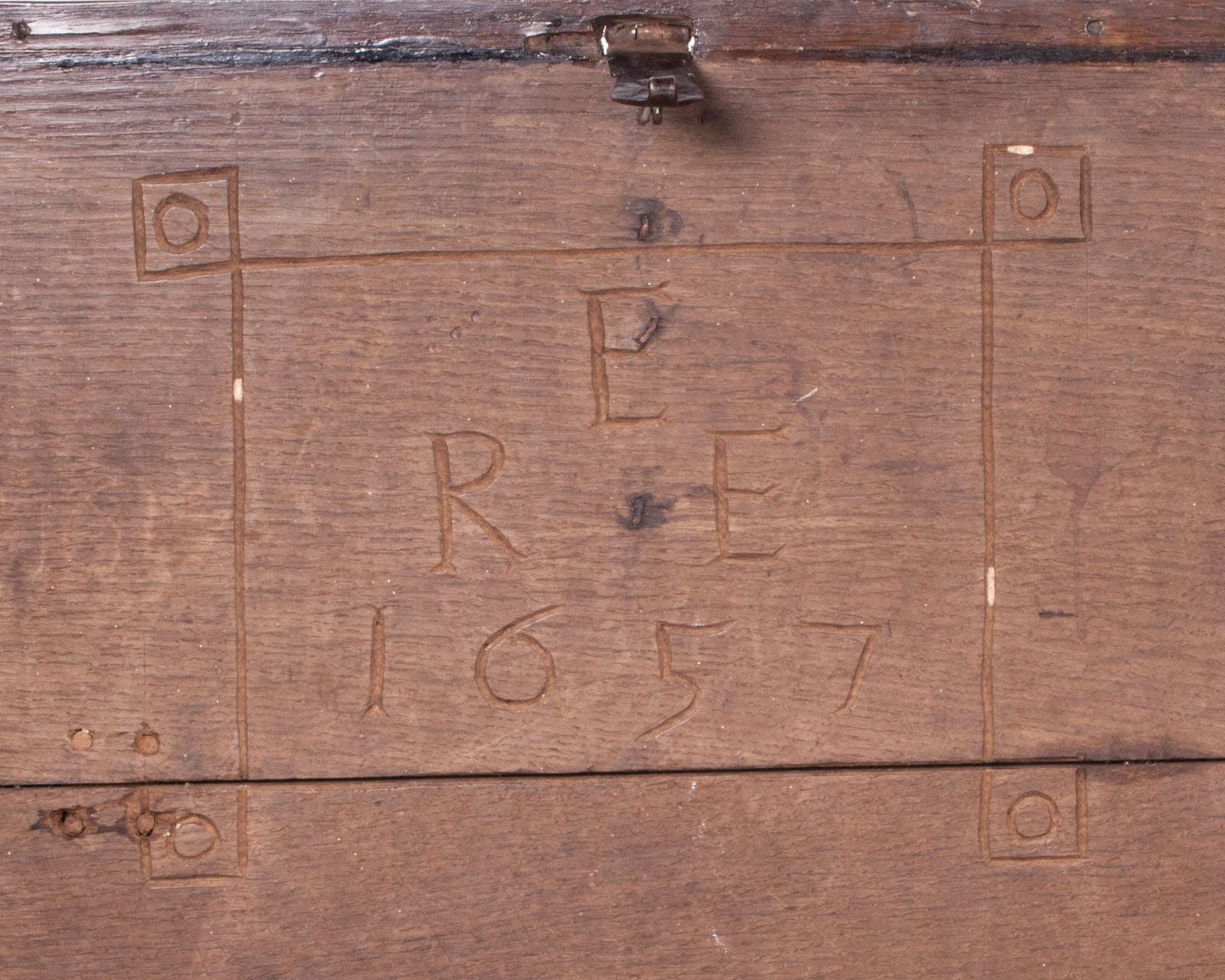 Late Elizabeth I, Exeter carved chest