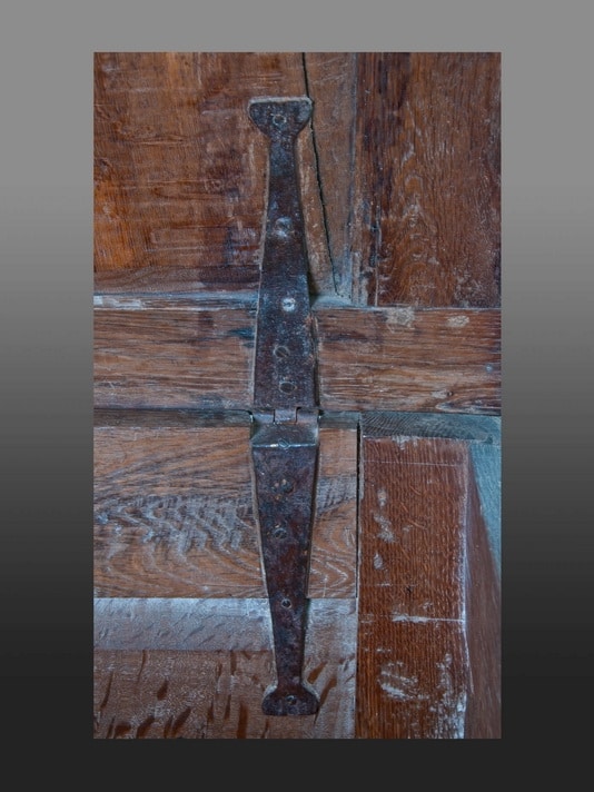 Elizabeth I joined oak Devon chest