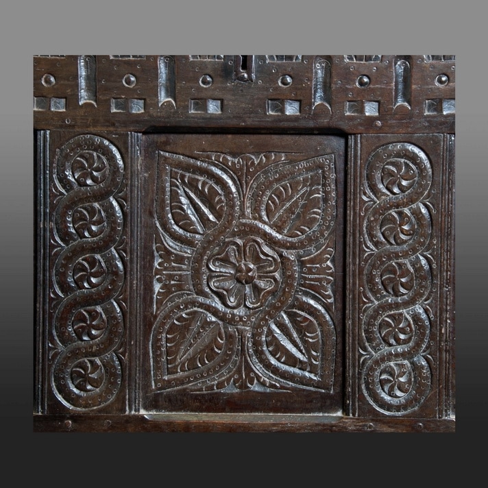 Elizabeth I joined oak Devon chest