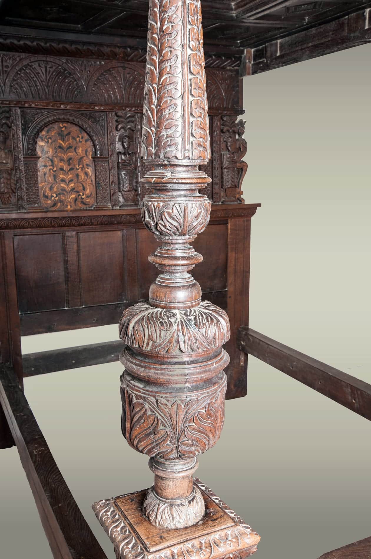 Elizabeth I oak carved tester bed