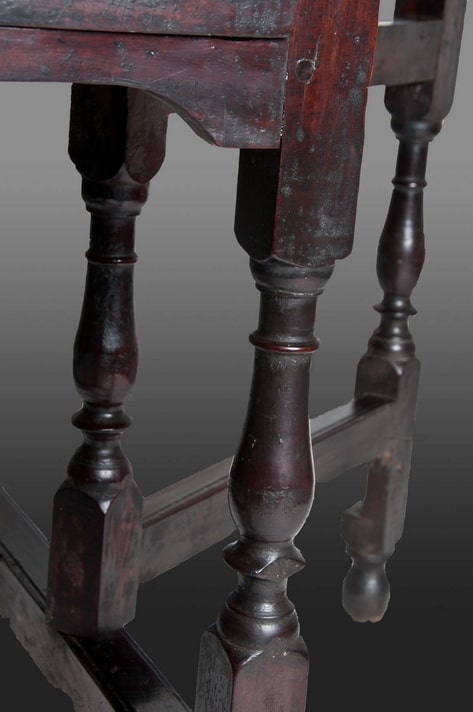 17th century Yew wood gateleg