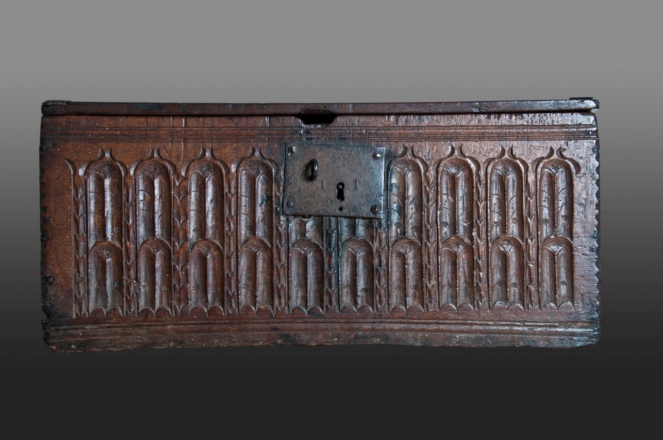 Elizabeth I oak box