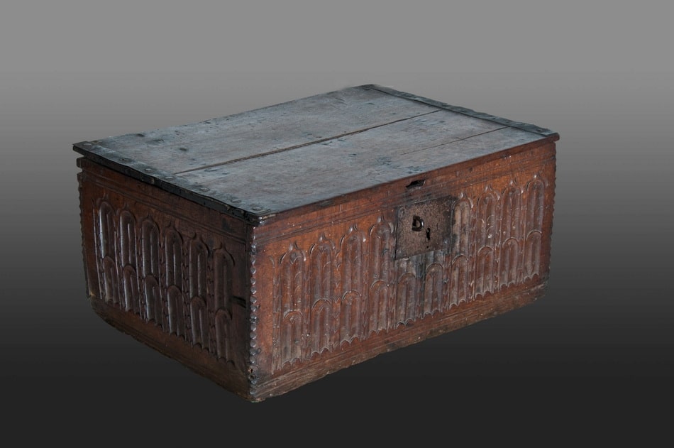 Elizabeth I oak box
