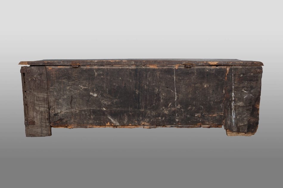 English medieval clamp front chest