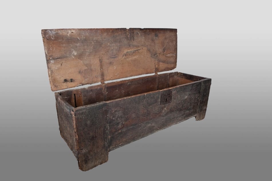 English medieval clamp front chest
