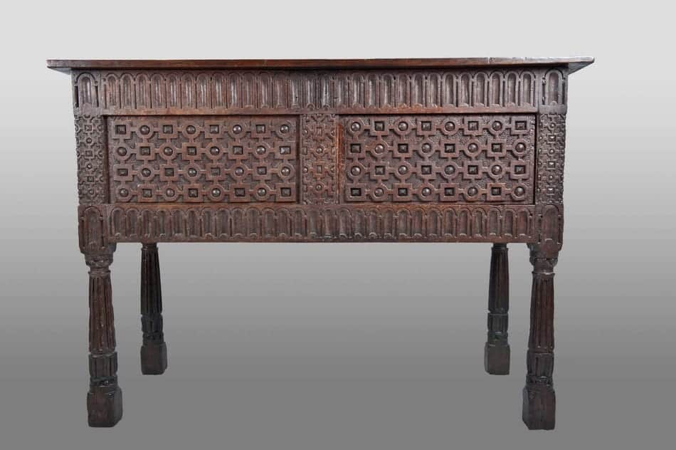 Elizabethan joined oak hutch table