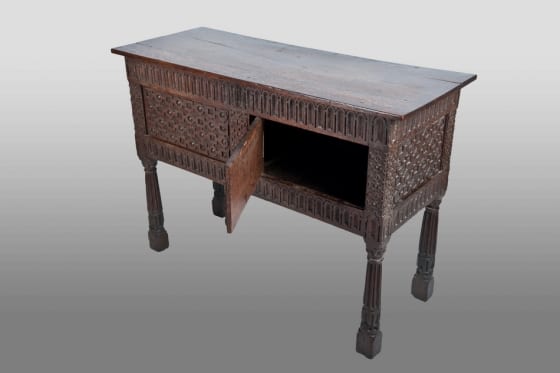 Elizabethan joined oak hutch table