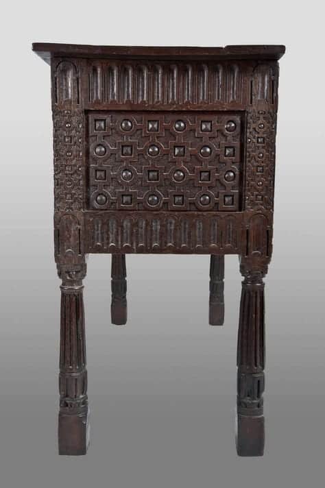 Elizabethan joined oak hutch table