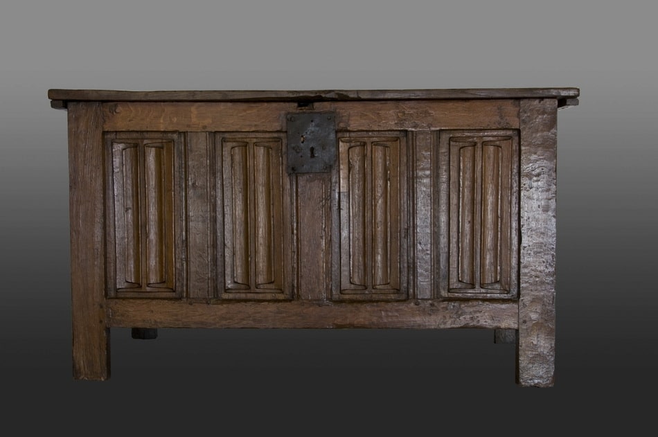 Late 15th century Linenfold chest