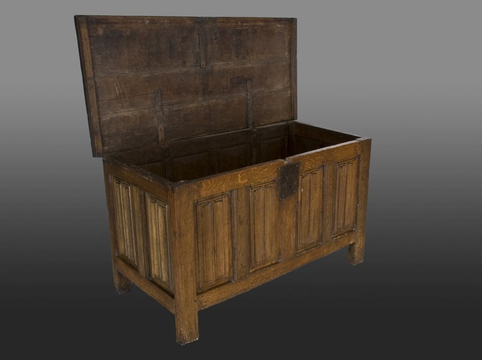 Late 15th century Linenfold chest