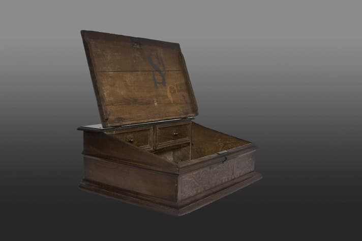 Elizabeth I inlaid writing slope