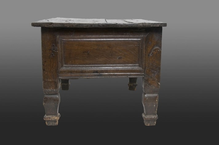 Henry VIII oak hutch table