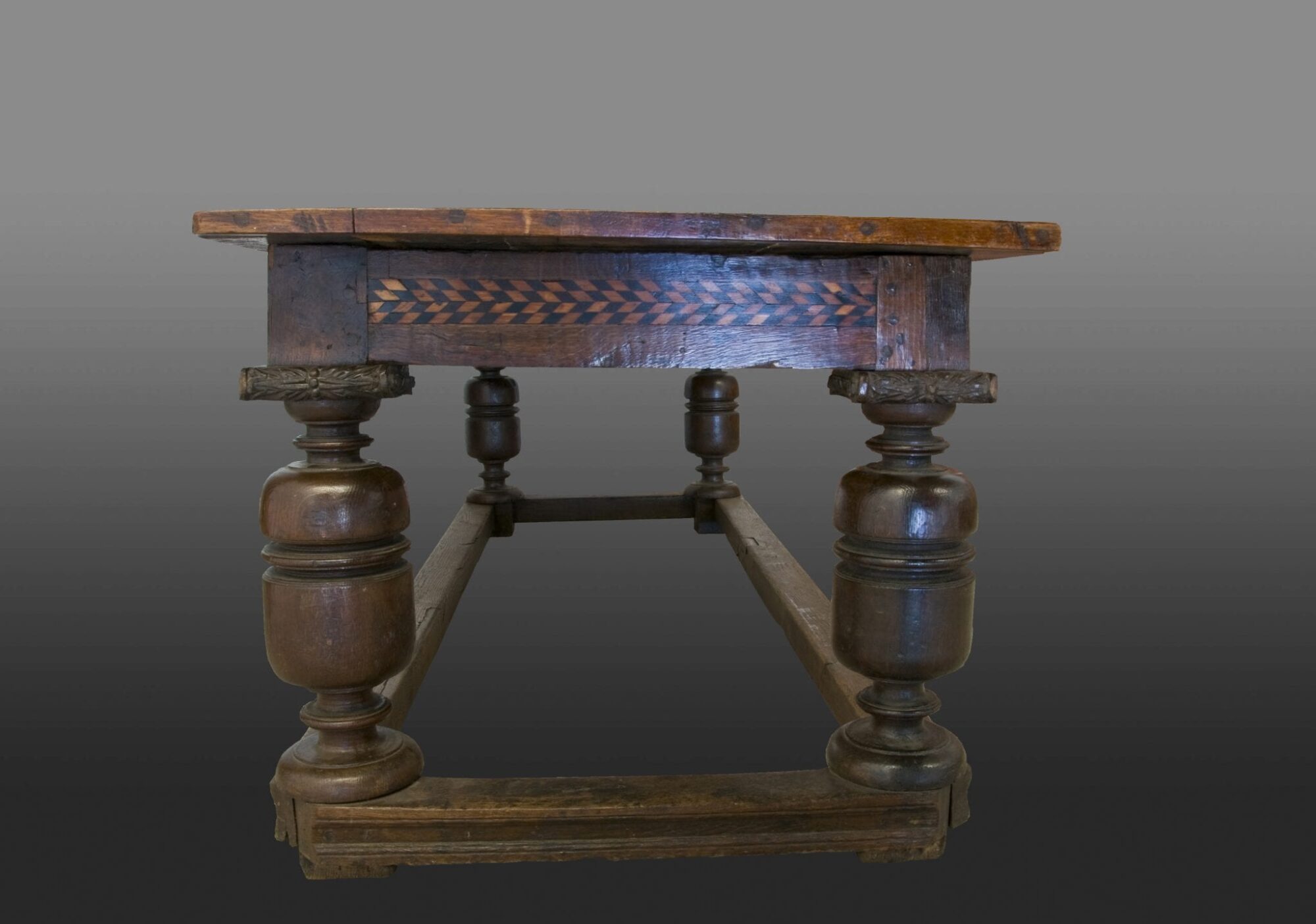 Elizabeth I joined oak table