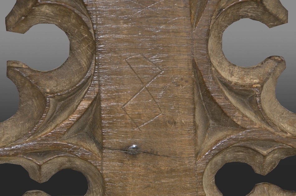 English gothic tracery head