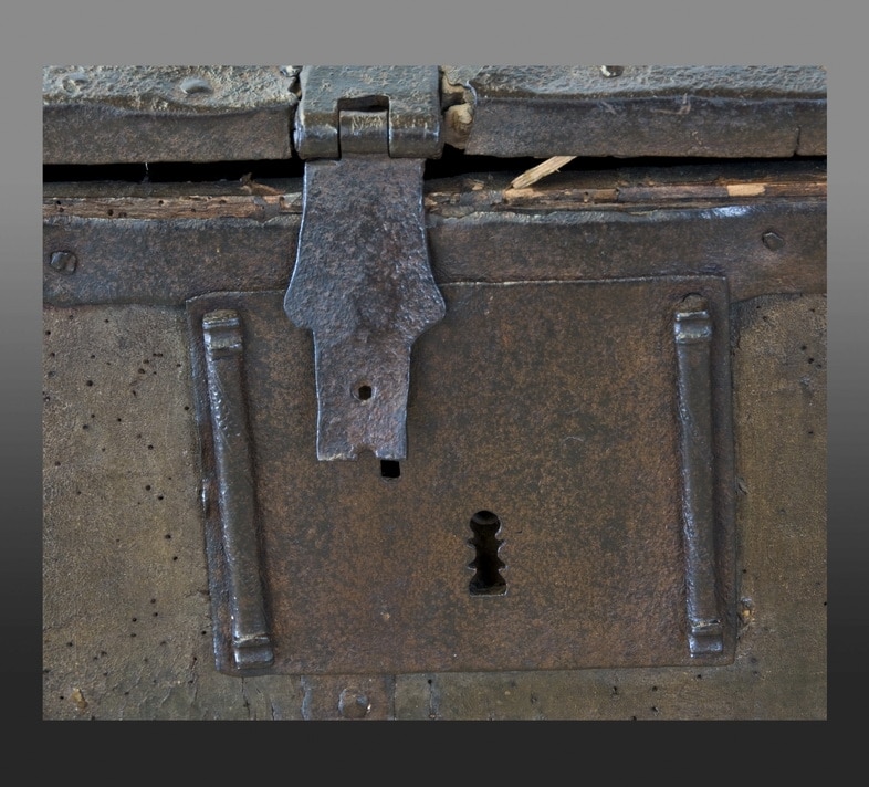 English medieval iron bound standard