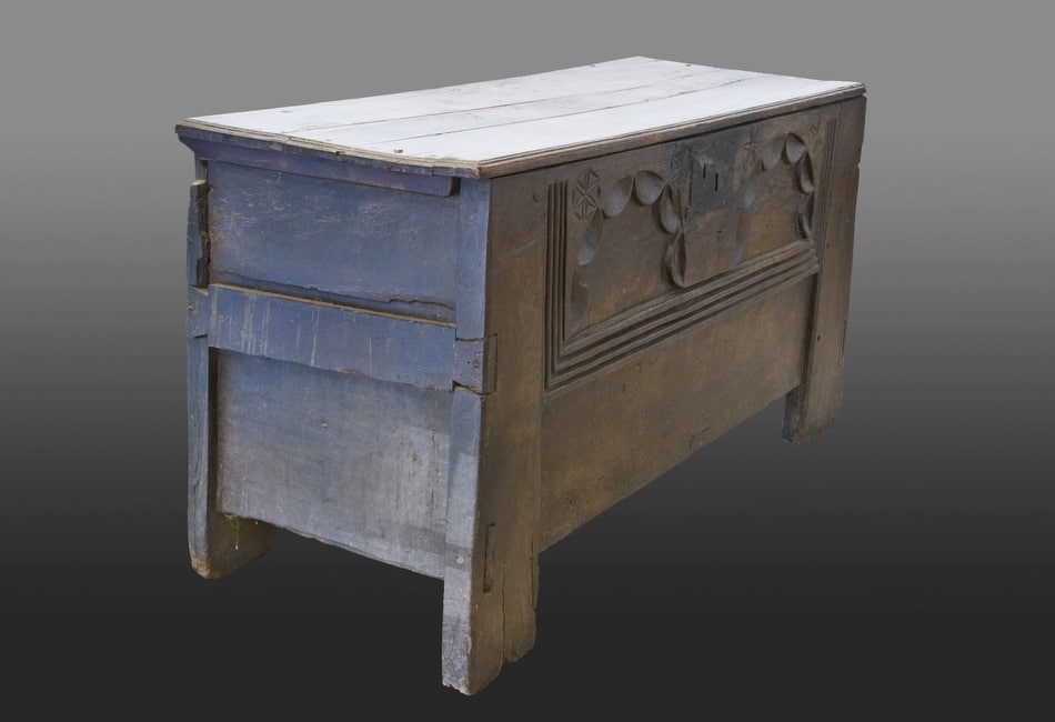Early 16th century oak clamp front chest
