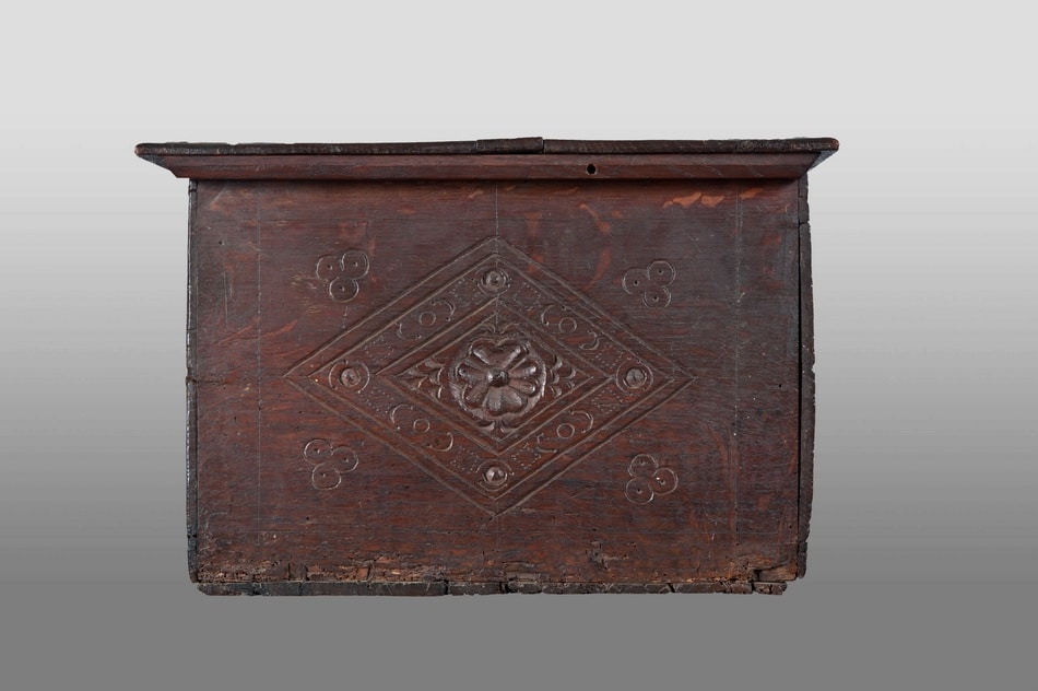 Elizabeth I oak box