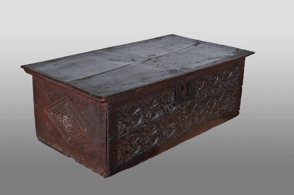 Elizabeth I oak box