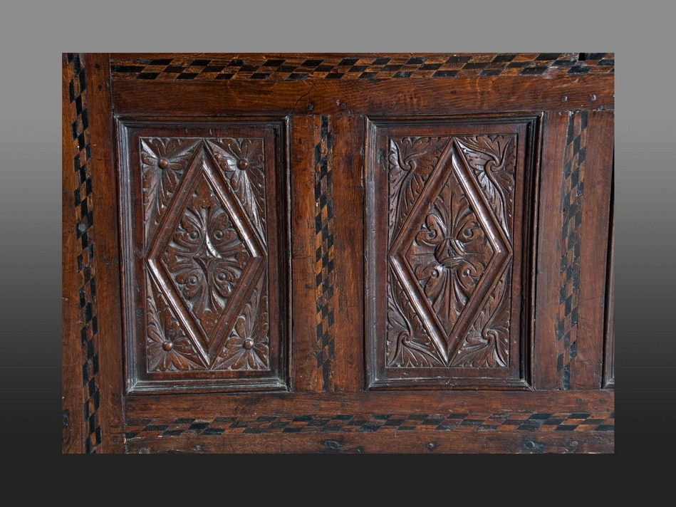 Elizabeth I chest front