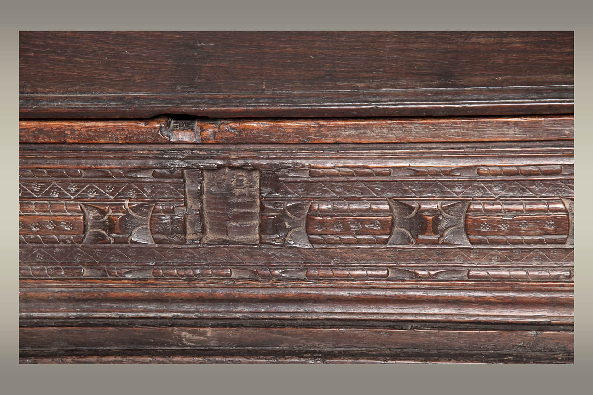 Elizabeth I writing slope