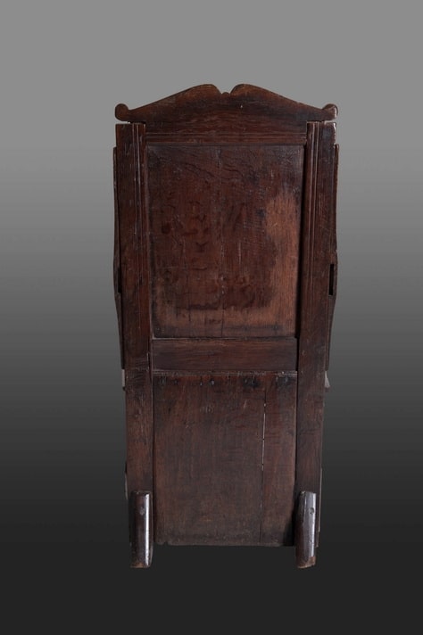 Elizabeth I oak chair