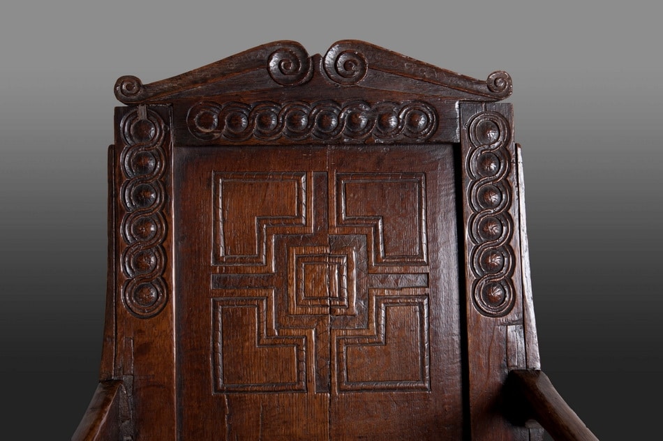 Elizabeth I oak chair