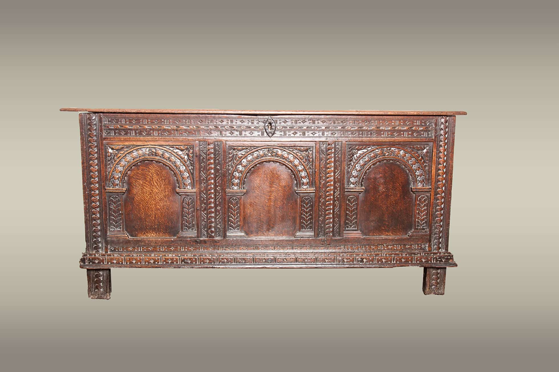 Elizabeth I joined oak chest
