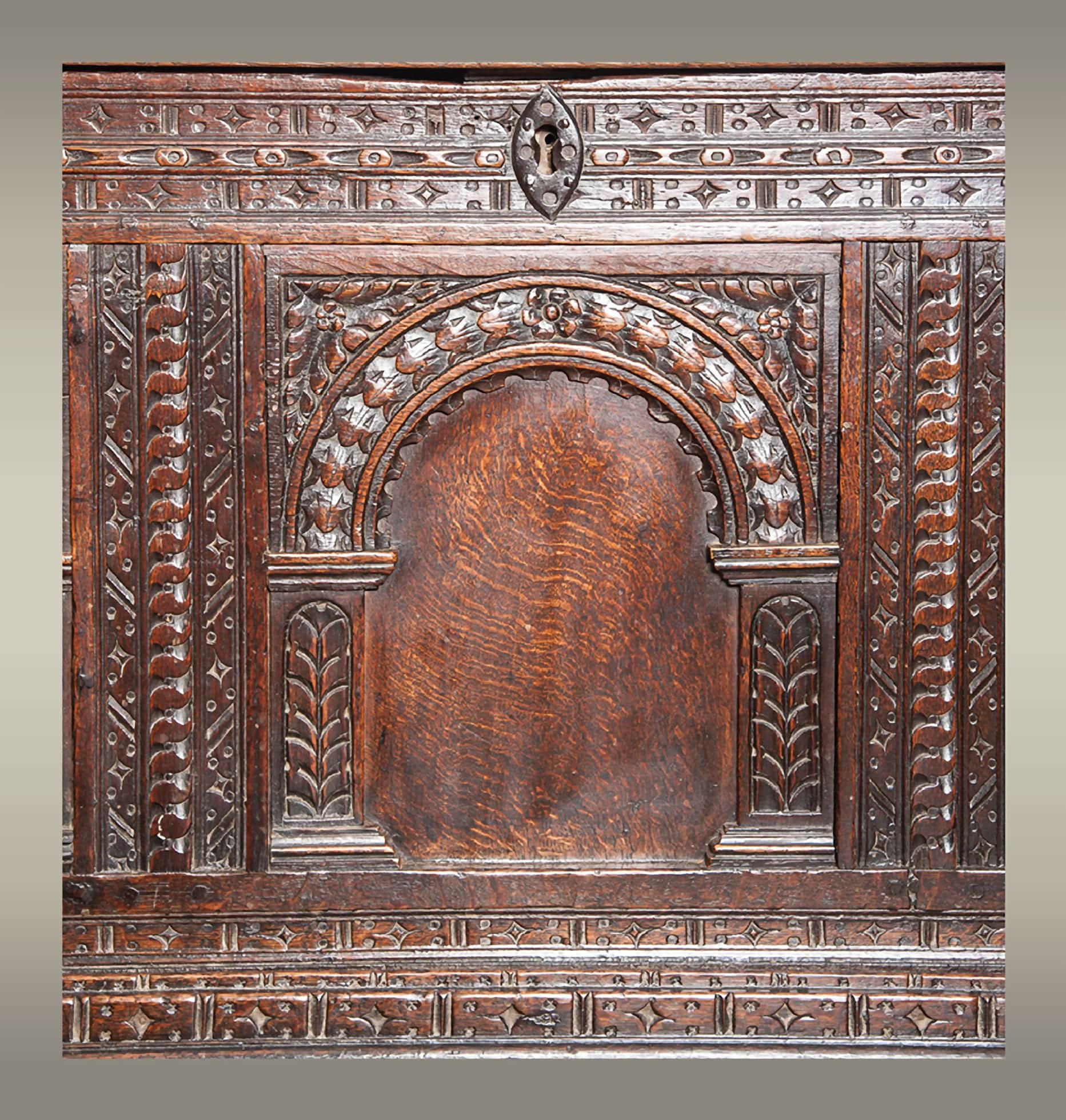 Elizabeth I joined oak chest
