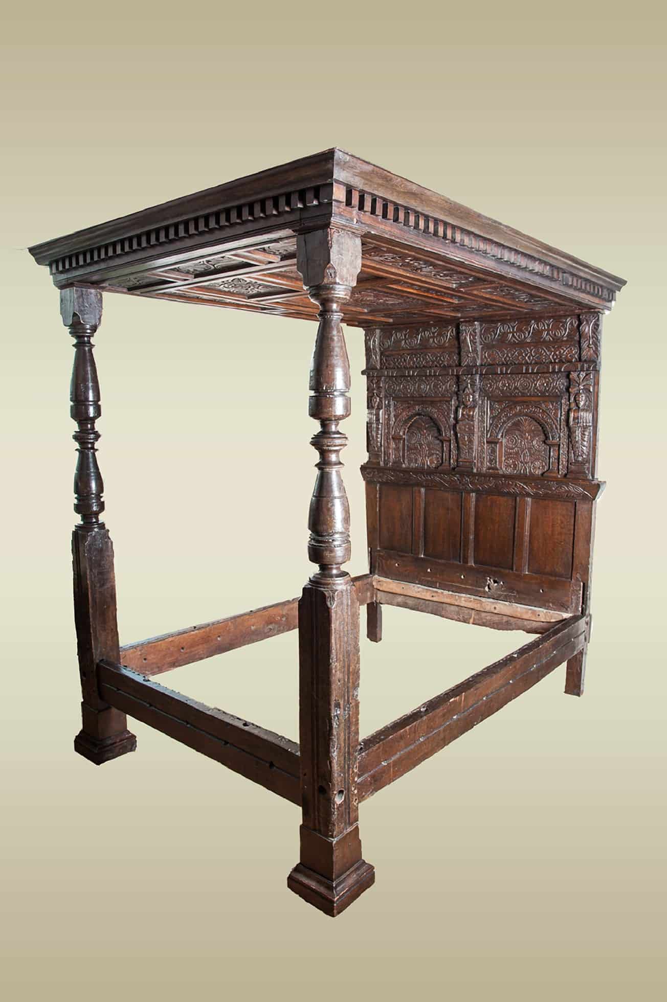 Elizabeth I oak tester bed