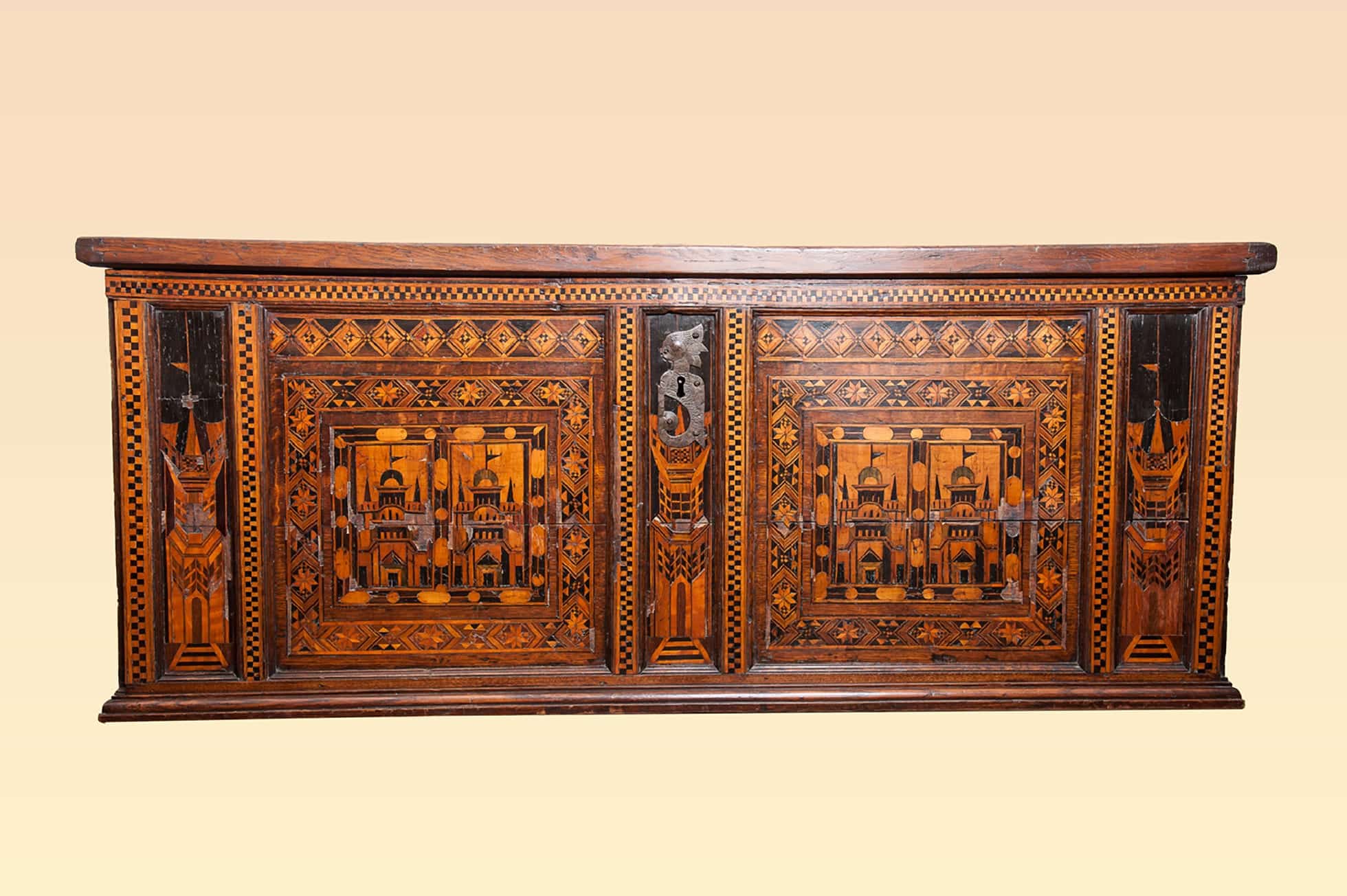 Elizabeth I inlaid Nonsuch chest
