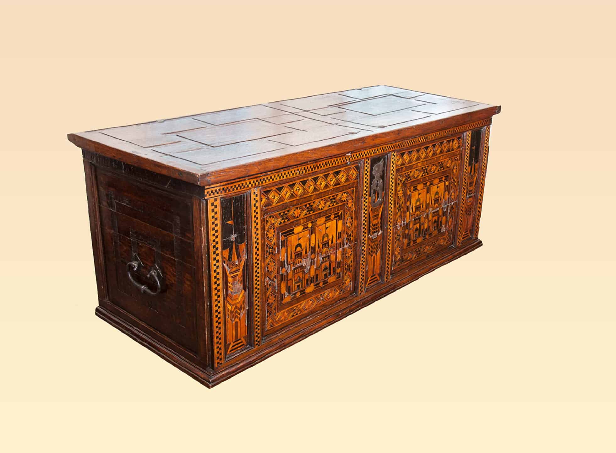 Elizabeth I inlaid Nonsuch chest