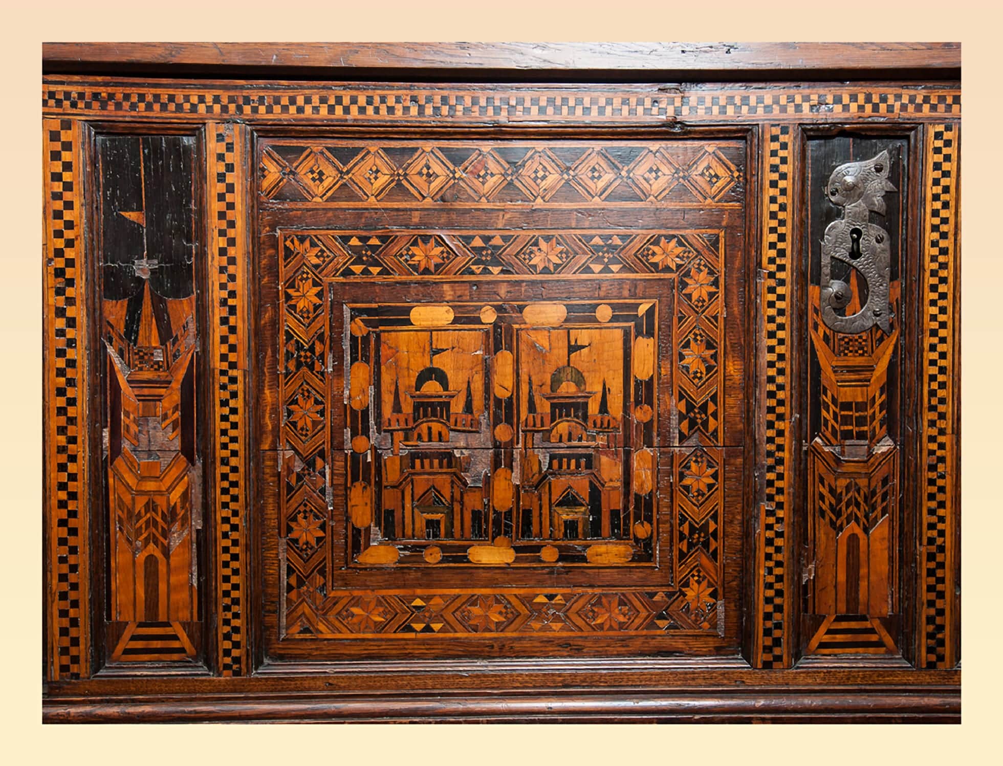 Elizabeth I inlaid Nonsuch chest