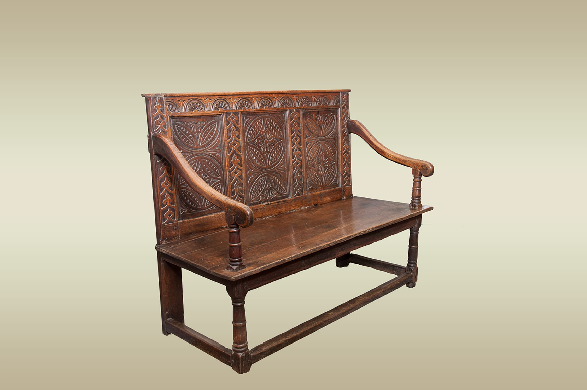 Late 17th century joined oak settle