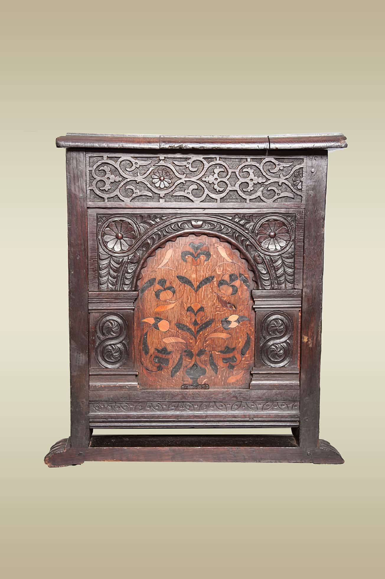 Elizabeth I inlaid oak chest
