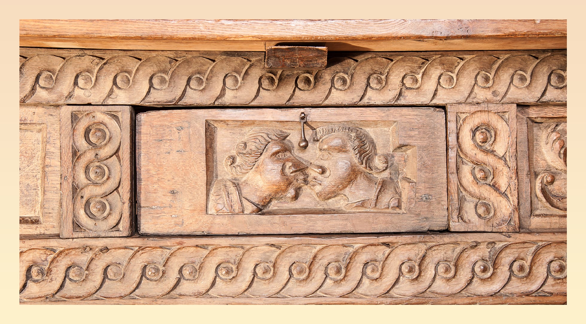 Henry VIII oak carved hutch table