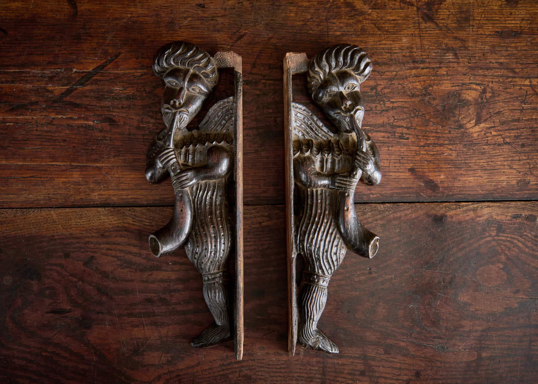 James I oak carved figures