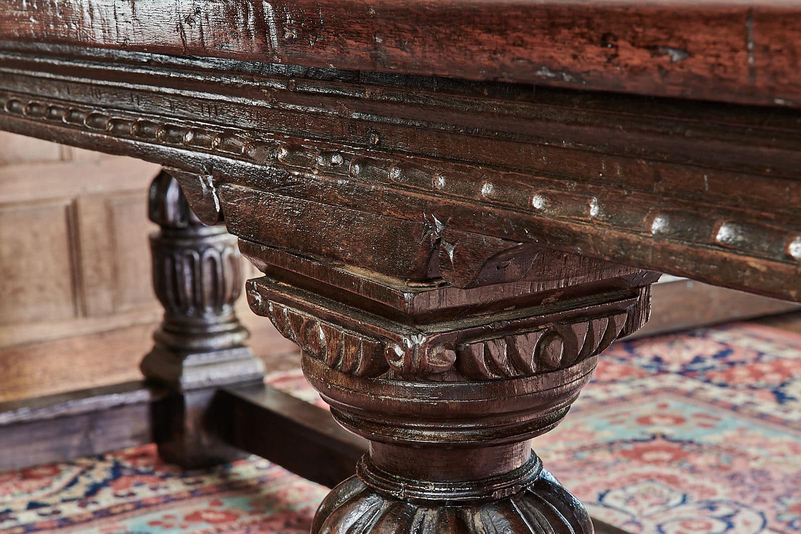 Elizabeth I joined oak long table