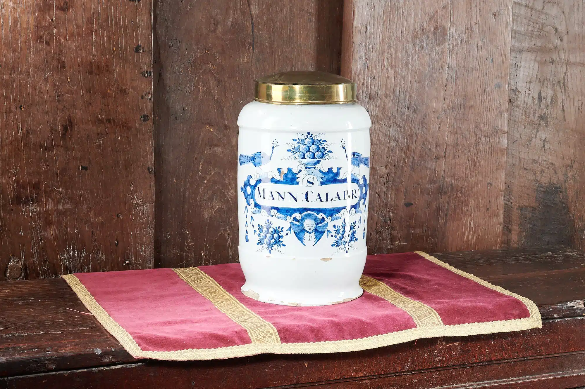 Dutch Delftware Apothecary Jar, inscribed S. MANN: CALABR
