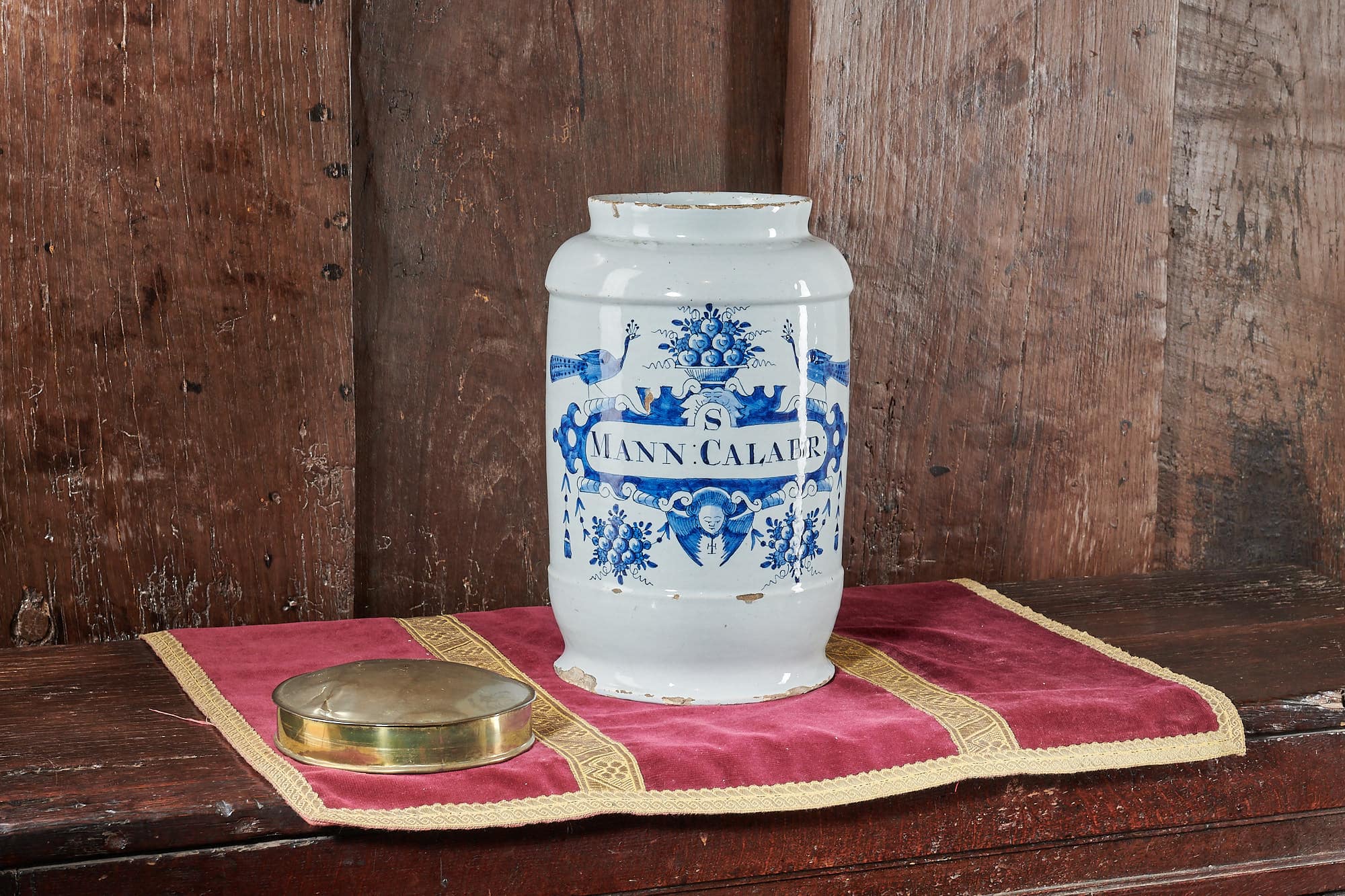Dutch Delftware Apothecary Jar, inscribed S. MANN: CALABR
