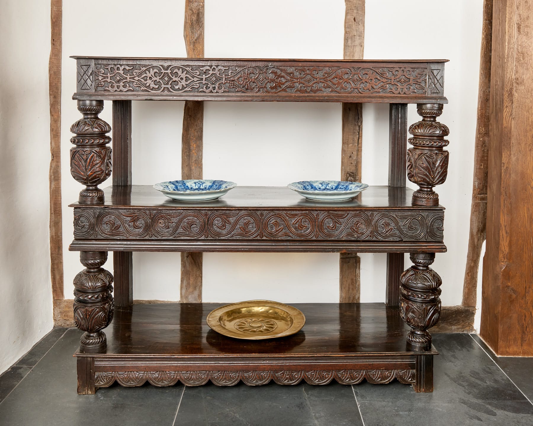 Elizabeth I oak three tier cup – board
